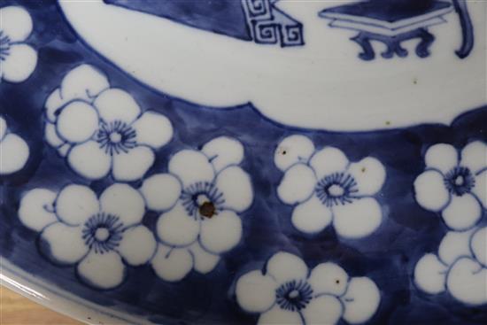 A large Chinese blue and white Antiques dish, 19th century, diameter 38cm